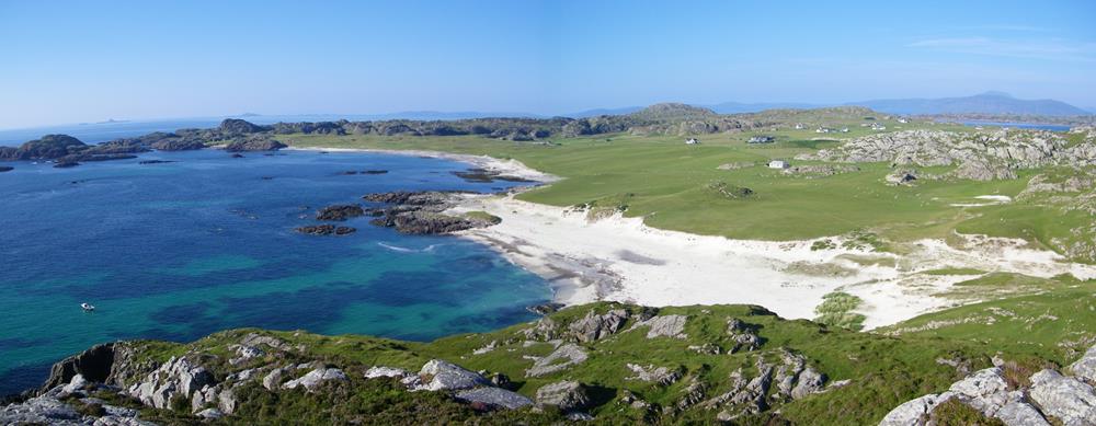 Bay at the back of the Ocean Isle of Iona